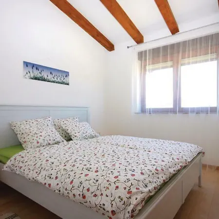 Apartment Apt. With Pool And Sea View Liznjan