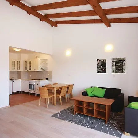Apt. With Pool And Sea View Apartment